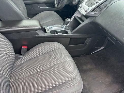 Used 2017 Chevrolet Equinox LS FWD image 34