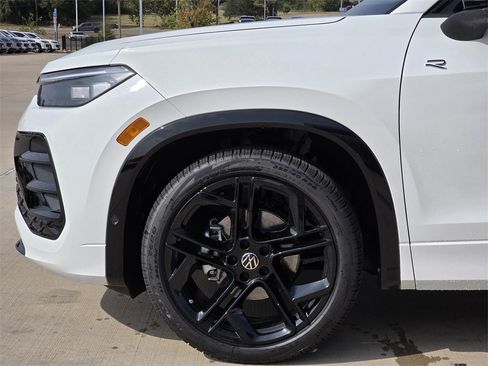 New 2026 Volkswagen Tiguan SE R-Line image 5