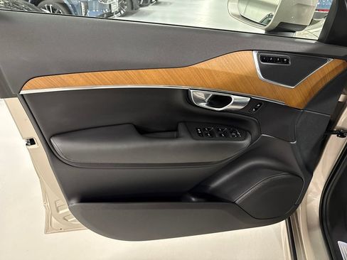 Certified 2023 Volvo XC90 B6 Plus AWD/4WD image 9