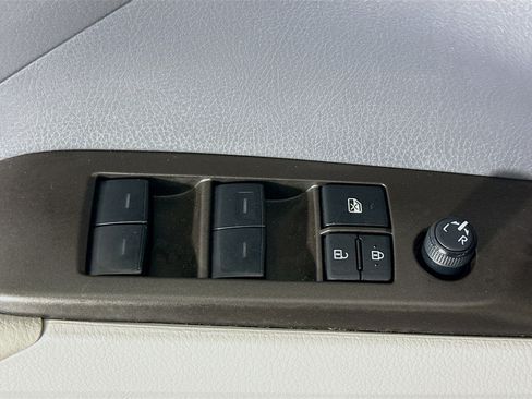 Used 2023 Toyota Camry SE image 23