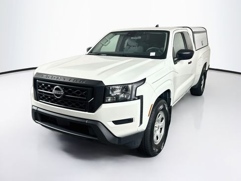 Used 2023 Nissan Frontier S w/ Technology Package RWD image 3