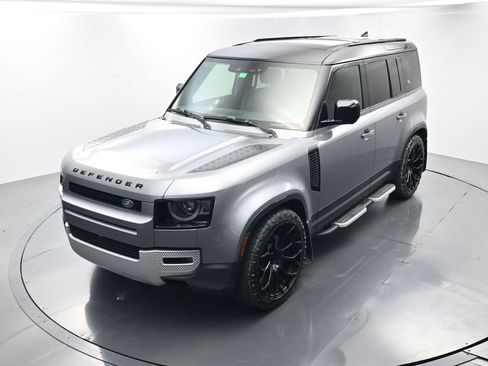 Used 2023 Land Rover Defender 110 S image 29