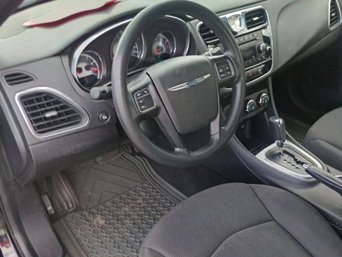 Used 2013 Chrysler 200 LX FWD image 9