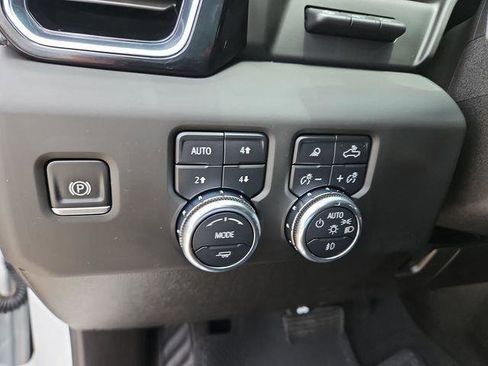 Used 2025 GMC Sierra 2500 Denali w/ Denali Reserve Package AWD/4WD image 18