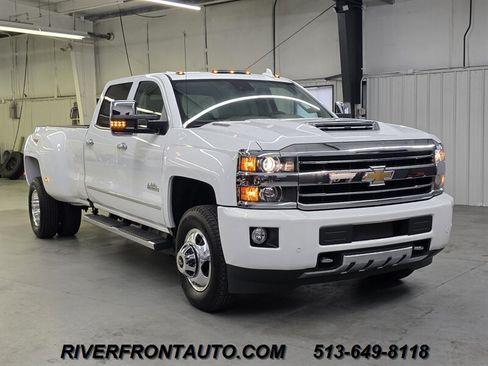 Used 2018 Chevrolet Silverado 3500 High Country w/ Duramax Plus Package AWD/4WD image 12