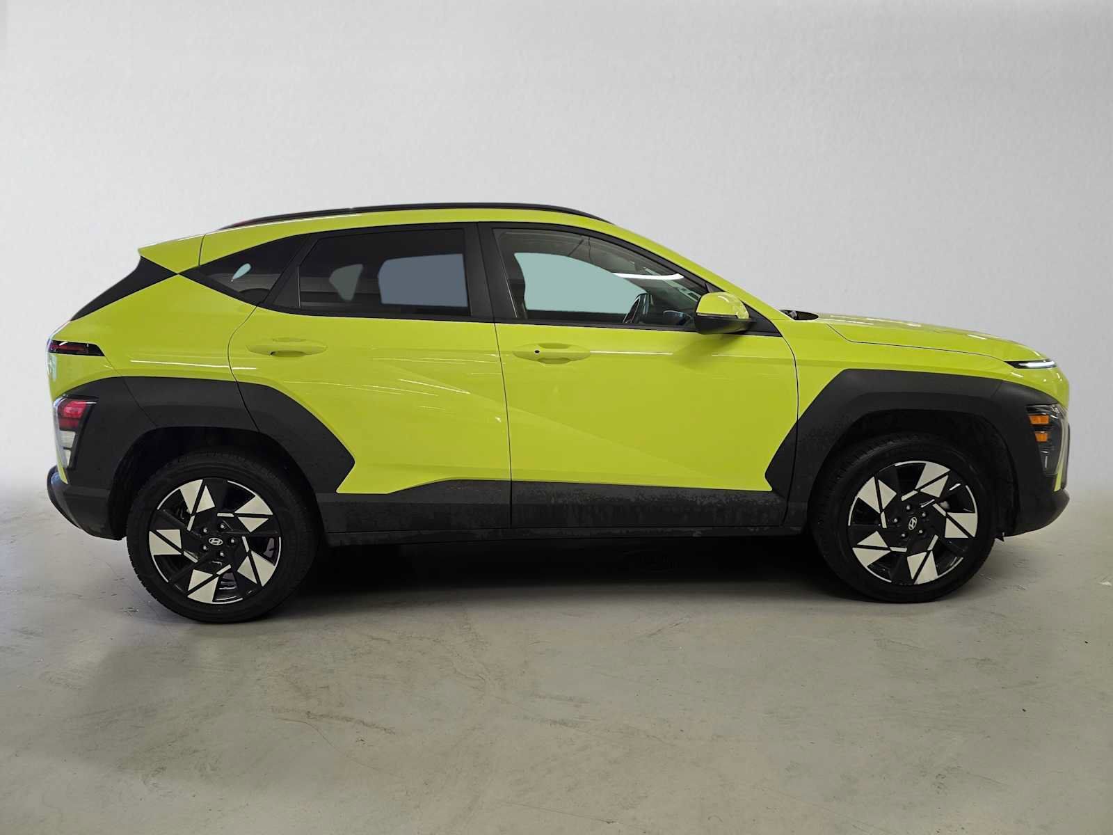 Used 2025 Hyundai Kona SEL AWD/4WD image 6