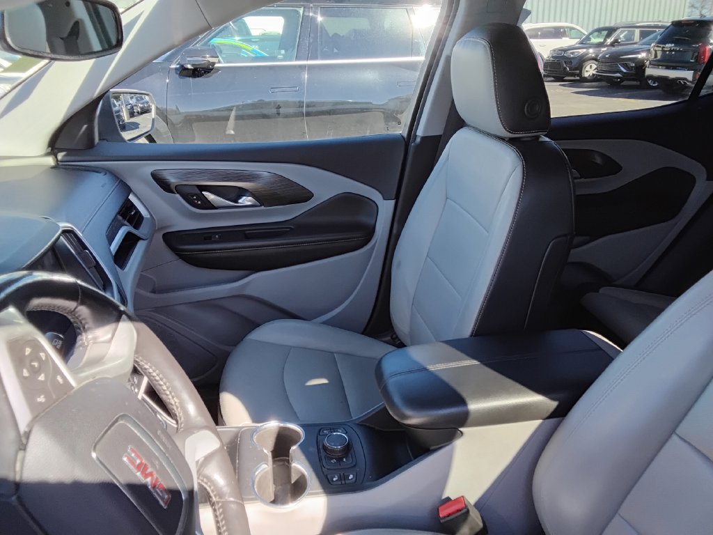Used 2019 GMC Terrain SLT w/ Preferred Package FWD image 9