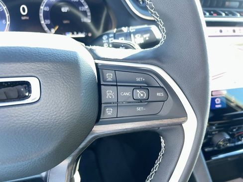 New 2025 Jeep Grand Cherokee L Limited w/ Black Appearance Package image 30