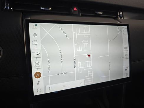 Used 2025 Land Rover Discovery Sport Dynamic SE AWD/4WD image 25