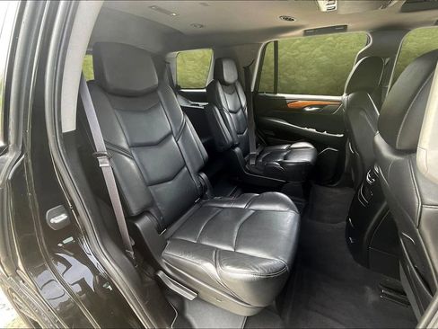 Used 2017 Cadillac Escalade Premium Luxury w/ LPO, Radiant Package image 25