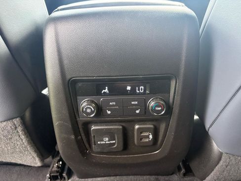 Used 2022 Buick Enclave Premium FWD image 26