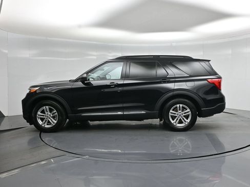 Certified 2023 Ford Explorer XLT w/ Equipment Group 202A RWD image 30