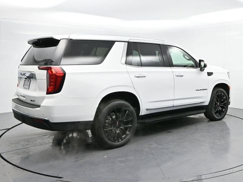 Used 2023 GMC Yukon SLT w/ SLT Premium Package image 7