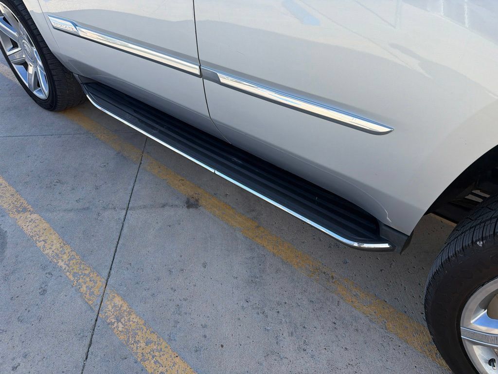 Used 2015 Cadillac Escalade Luxury RWD image 9
