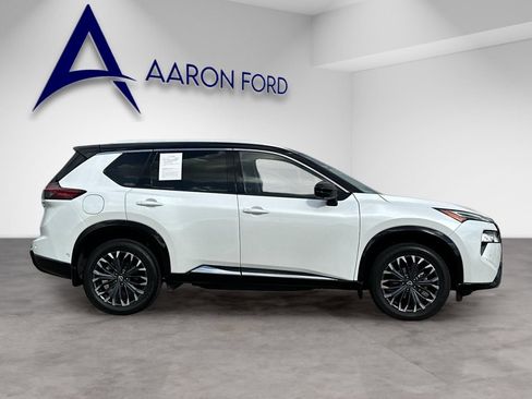 Used 2024 Nissan Rogue Platinum FWD image 7