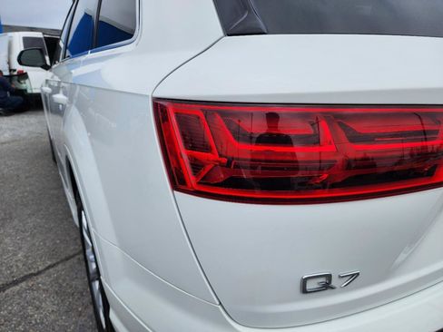 Used 2017 Audi Q7 3.0T Premium AWD/4WD image 42