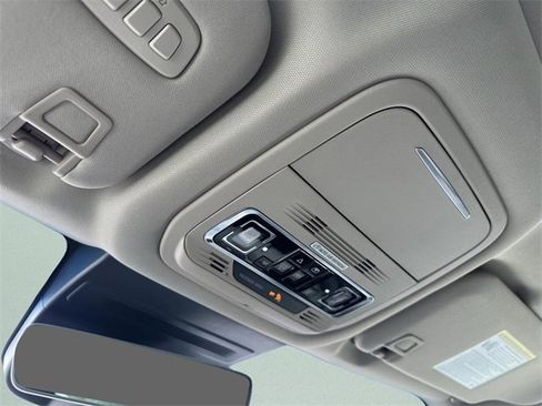 Used 2024 Lincoln Nautilus Reserve w/ Equipment Group 203A image 13