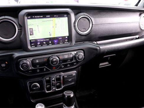 Used 2020 Jeep Gladiator Overland image 16