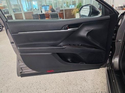 Used 2021 Toyota Camry SE FWD image 25