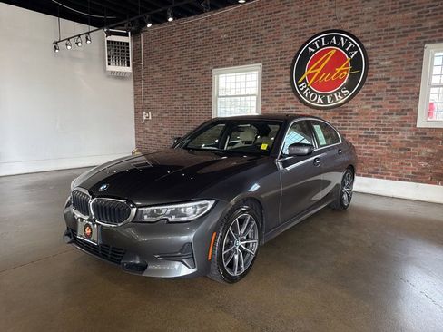 Used 2022 BMW 330i xDrive Sedan w/ Driving Assistance Package image 13