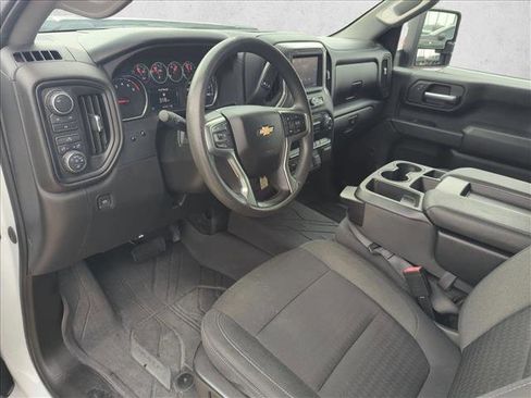 Used 2022 Chevrolet Silverado 2500 Custom w/ Custom Value Package image 9