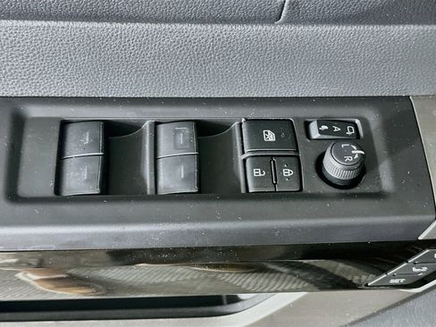 Used 2024 Toyota Tundra Limited AWD/4WD image 15