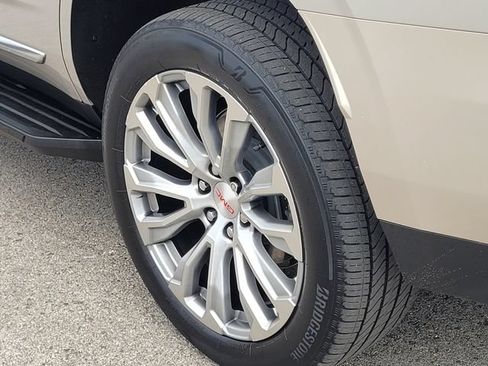Used 2022 GMC Yukon Denali RWD image 8