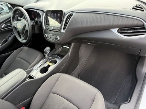 Used 2024 Chevrolet Malibu LT w/ Sport Edition FWD image 32