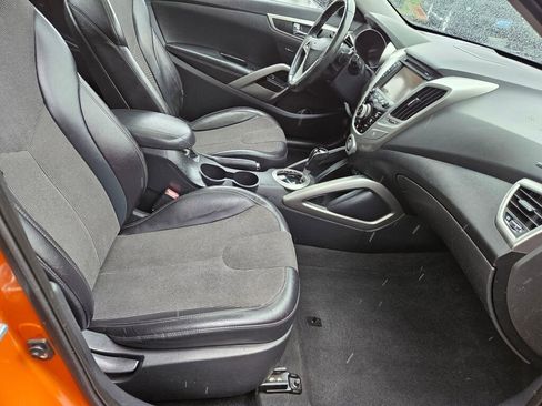 Used 2012 Hyundai Veloster w/ Style Pkg FWD image 8