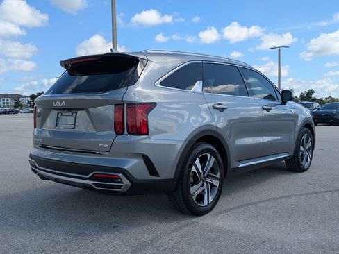 Used 2023 Kia Sorento SX Prestige w/ Panoramic Sunroof Package AWD/4WD image 5