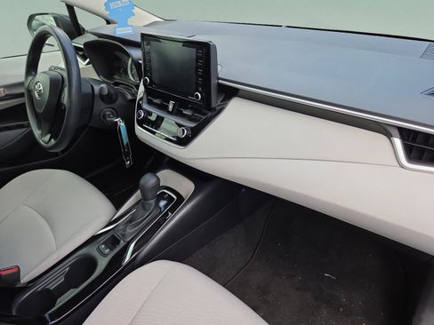 Used 2022 Toyota Corolla LE FWD image 32