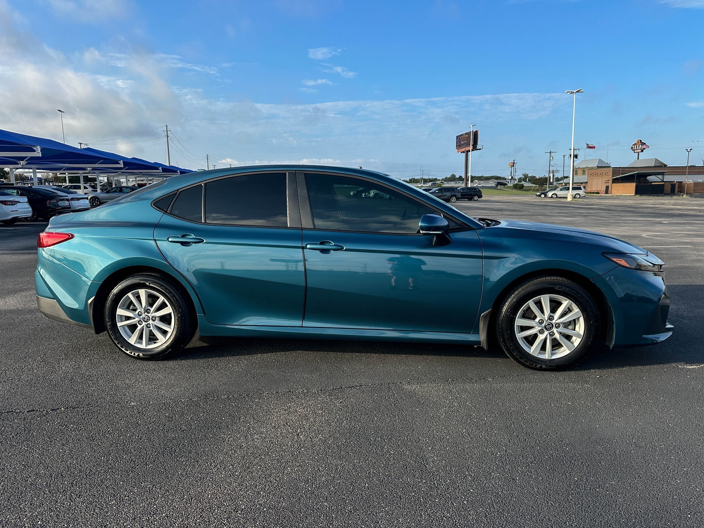 Used 2026 Toyota Camry LE w/ Convenience Package FWD image 5