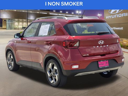 Certified 2024 Hyundai Venue Limited FWD image 9