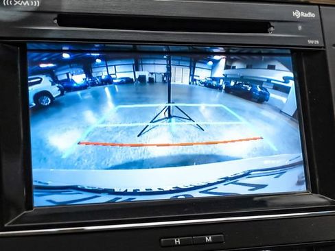 Used 2016 Toyota Avalon XLE FWD image 30