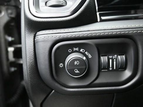 New 2026 RAM 2500 Limited AWD/4WD image 15