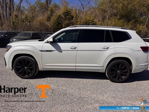 Used 2023 Volkswagen Atlas SEL Premium image 2