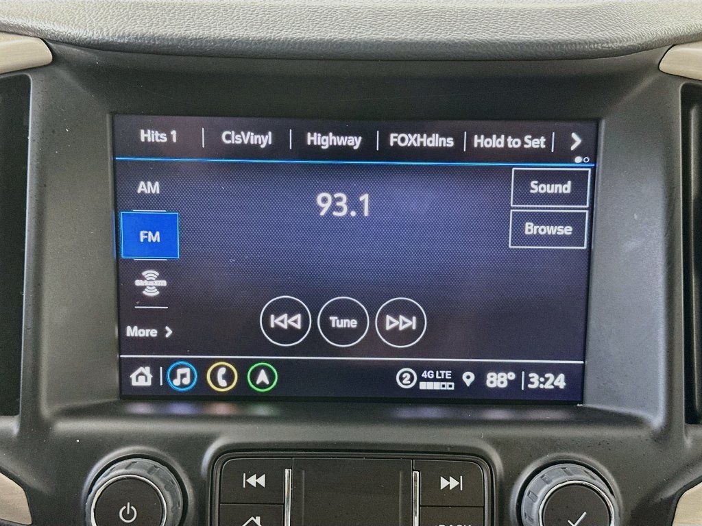 Used 2024 GMC Terrain Denali w/ Denali Premium Package AWD/4WD image 17