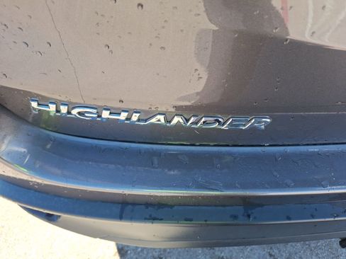 Used 2017 Toyota Highlander XLE image 13