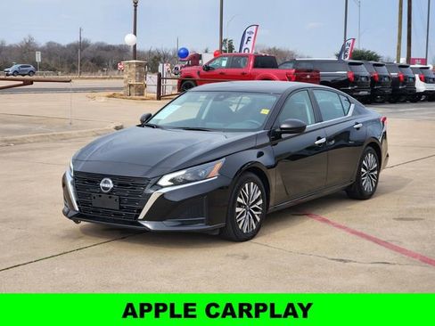 Used 2024 Nissan Altima 2.5 SV image 3