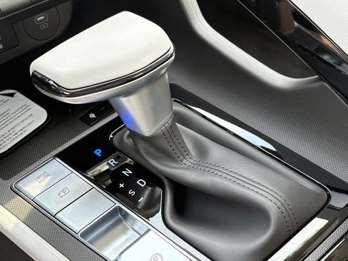 New 2026 Hyundai Elantra Limited FWD image 12