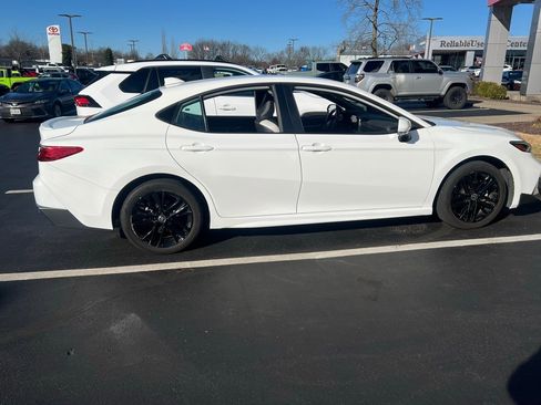 Certified 2025 Toyota Camry SE image 2