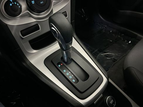 Used 2019 Ford Fiesta SE image 28