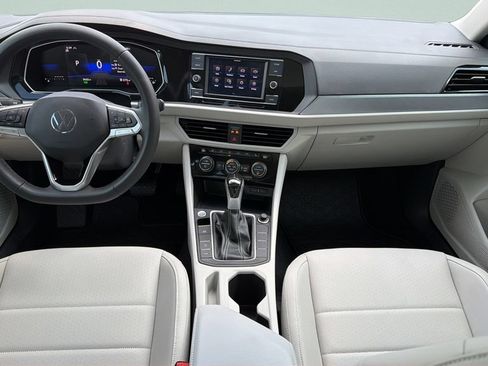 Certified 2024 Volkswagen Jetta SE w/ Panoramic Sunroof Package FWD image 14