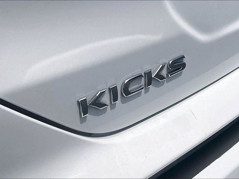 Used 2023 Nissan Kicks SV FWD image 10