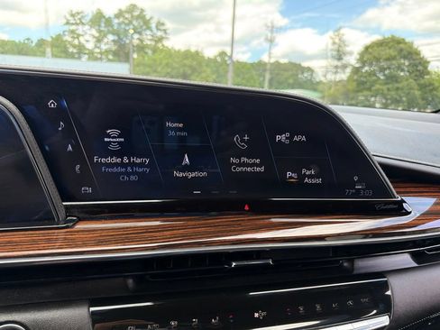 Used 2022 Cadillac Escalade Premium Luxury w/ Performance Package AWD/4WD image 10