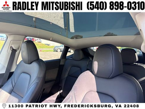 Used 2023 Tesla Model Y Long Range AWD/4WD image 2