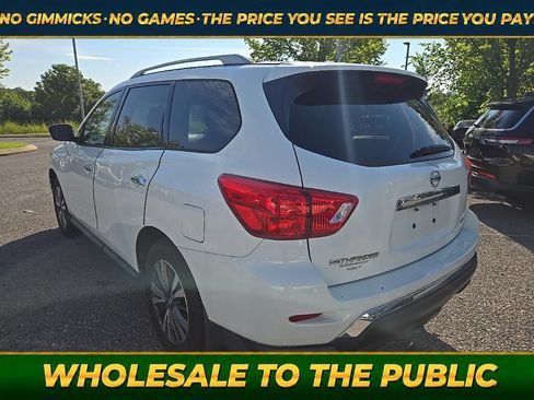 Used 2017 Nissan Pathfinder S AWD/4WD image 5