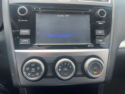 Used 2017 Subaru Crosstrek 2.0i Premium image 7