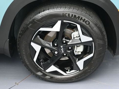 Used 2025 Kia Seltos S image 6