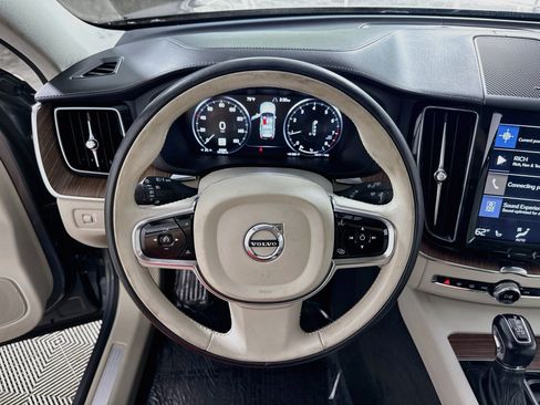 Used 2019 Volvo XC60 T5 Inscription w/ Protection Package AWD/4WD image 16